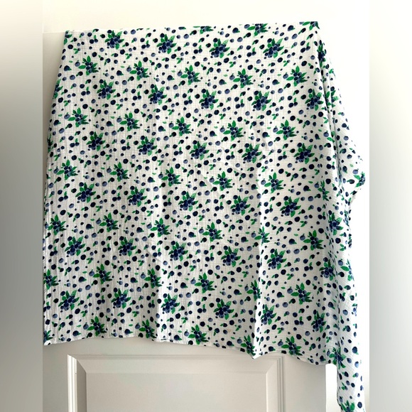 Little Unicorn Cotton Muslin Single Newborn Swaddle Organic- Blueberry Print - Picture 6 of 9